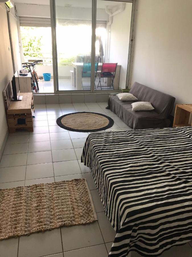 Petit Prix Et Grand Confort A Saint Gilles Les Bains Exteriör bild