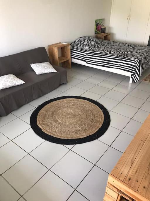 Petit Prix Et Grand Confort A Saint Gilles Les Bains Exteriör bild